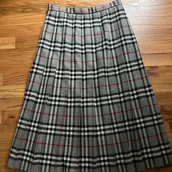 Vintage Burberry's Nova Check long wool drop pleated skirt women’s UK 10/US 4-6 - Picture 1 of 11